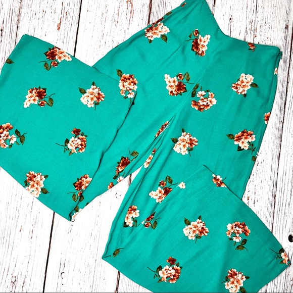 Forever 21 Pants - Forever 21 Floral Palazzo Pants